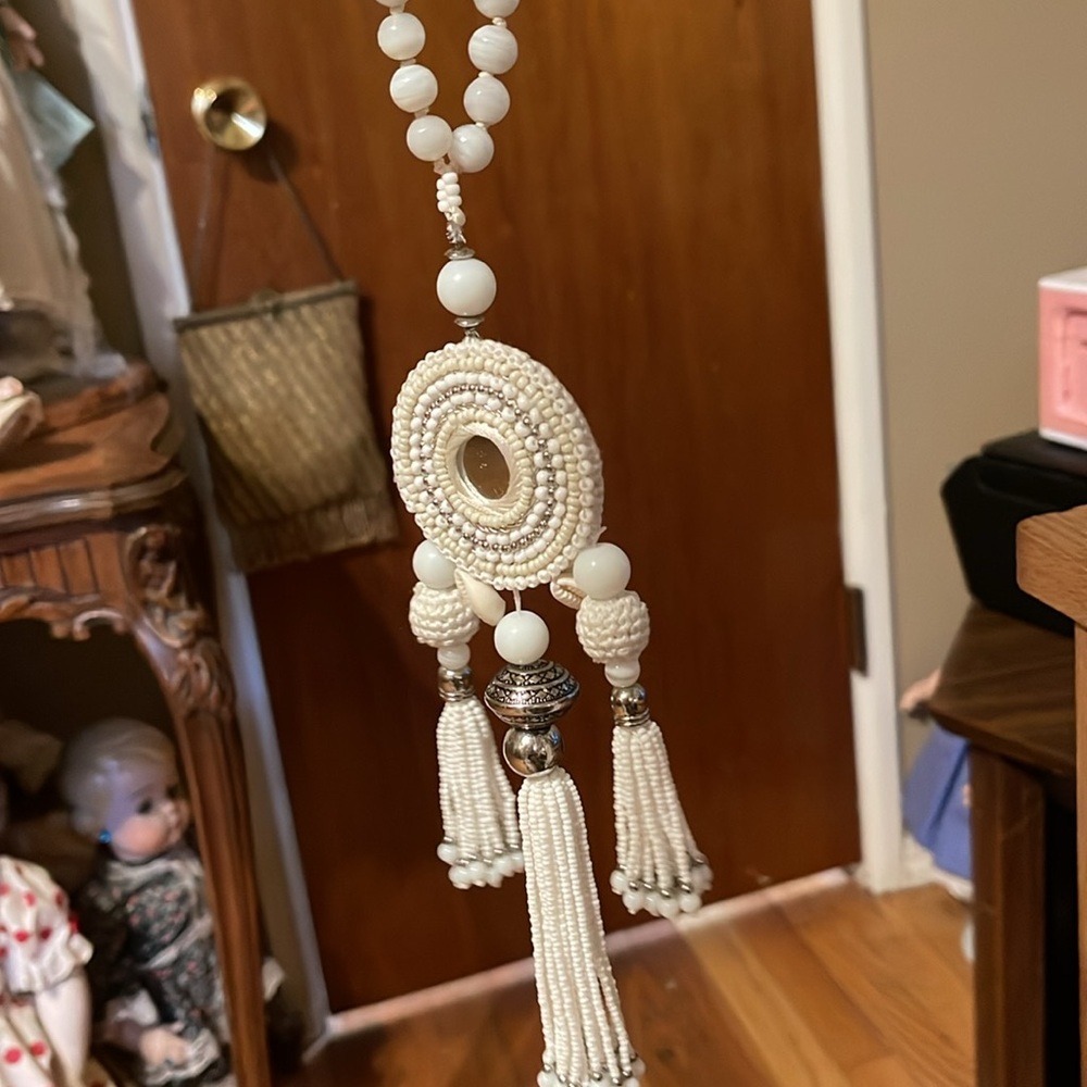 Elegant White and Silver Beaded Chico’s Necklace (AAA) - Picture 14 of 15
